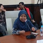 Anggota DPRD Kota Surabaya dari Fraksi PAN, dr. Zuhrotul Mar'ah, saat mengikuti FGD di Gedung PWM Jatim, Ahad (13/7/2025). (Foto: Ubay NA/ IST)