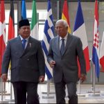 Presiden RI Prabowo Subianto (kiri) bersama Presiden Dewan Eropa Antonio Costa, usai melangsungkan pertemuan, Ahad (13/7/2025). (Foto: Tangkapan layar setpres)