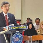 Nurudin, saat memaparkan disertasinya dalam Ujian Promosi Doktor. (Foto: Humas UMM)