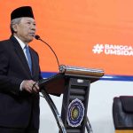 Ketua PP Muhammadiyah yang juga Ketua BPH Umsida, Prof Syafiq A Mughni PhD, menyampaikan pesannya dalam Wisuda ke-45 Umsida, Sabtu (26/7/2025). (Foto: Humas Umsida)