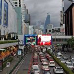 Situasi terkini di kawasan MBK Center, Kompleks Chulalongkorn University, Paya Thai, Bangkok. Tampak aktivitas masyarakat berjalan dengan normal. (Foto: Vritta Amroini/ IST)