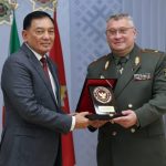 Menhan RI Sjafrie Sjamsoeddin (kiri) dan Mayor Jenderal Pavel Nikolaevich Muraveyko. (Foto: Humas Kemhan RI)
