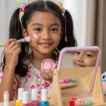 Ilustrasi kosmetik anak. BPOM mengingatkan bahasa kosmetik untuk anak-anak. Foto dibuat Gemini