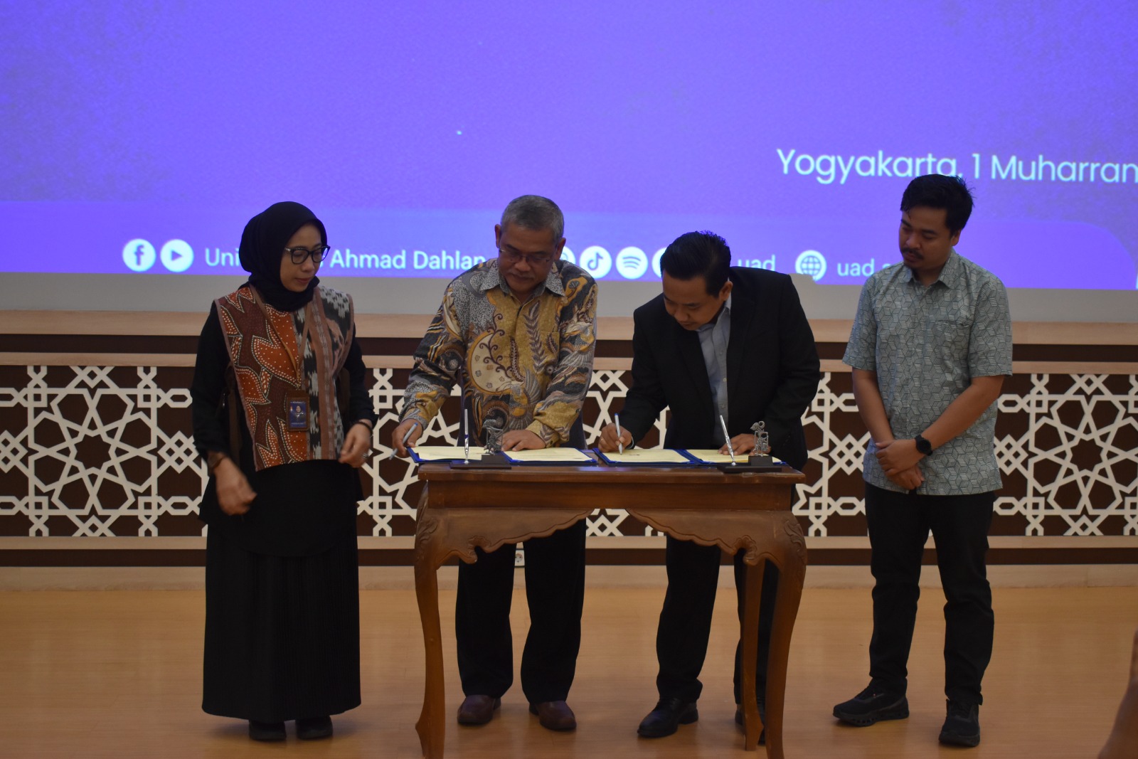 UAD dan LabMU Teken MoU Strategis: Cetak Lulusan Muhammadiyah Bersertifikasi Internasional