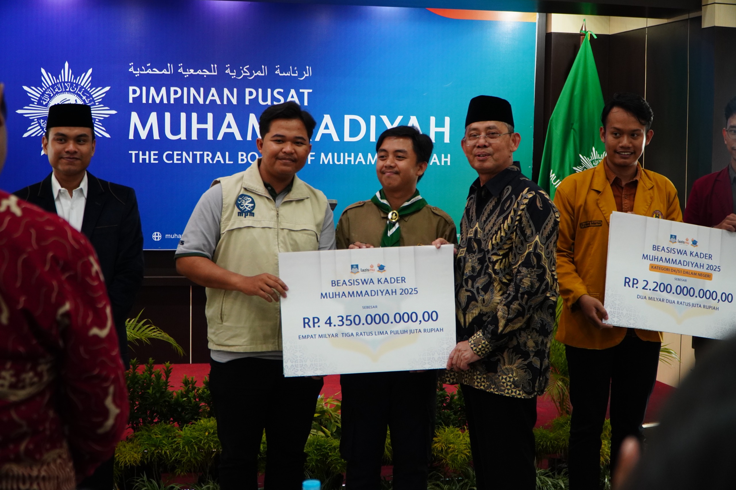 Beasiswa Muhammadiyah 2025: Lazismu dan MPKSDI Salurkan Kepada 475 Kader