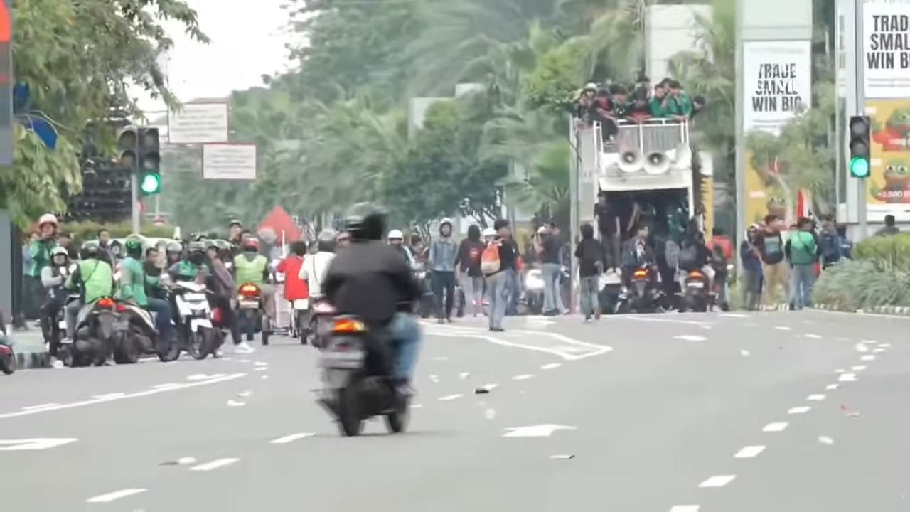 Demo Mahasiswa di DPR Ricuh, Aksi Merembet ke Beberapa Lokasi