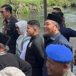 Wakil Ketua DPRK Aceh Tengah, H Hamdan SH, meninjau rafting arung jeram di Lukup Badak. (Foto: Rizki/ IST)