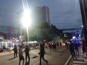 Ledakan Petasan Warnai Aksi di Surabaya
