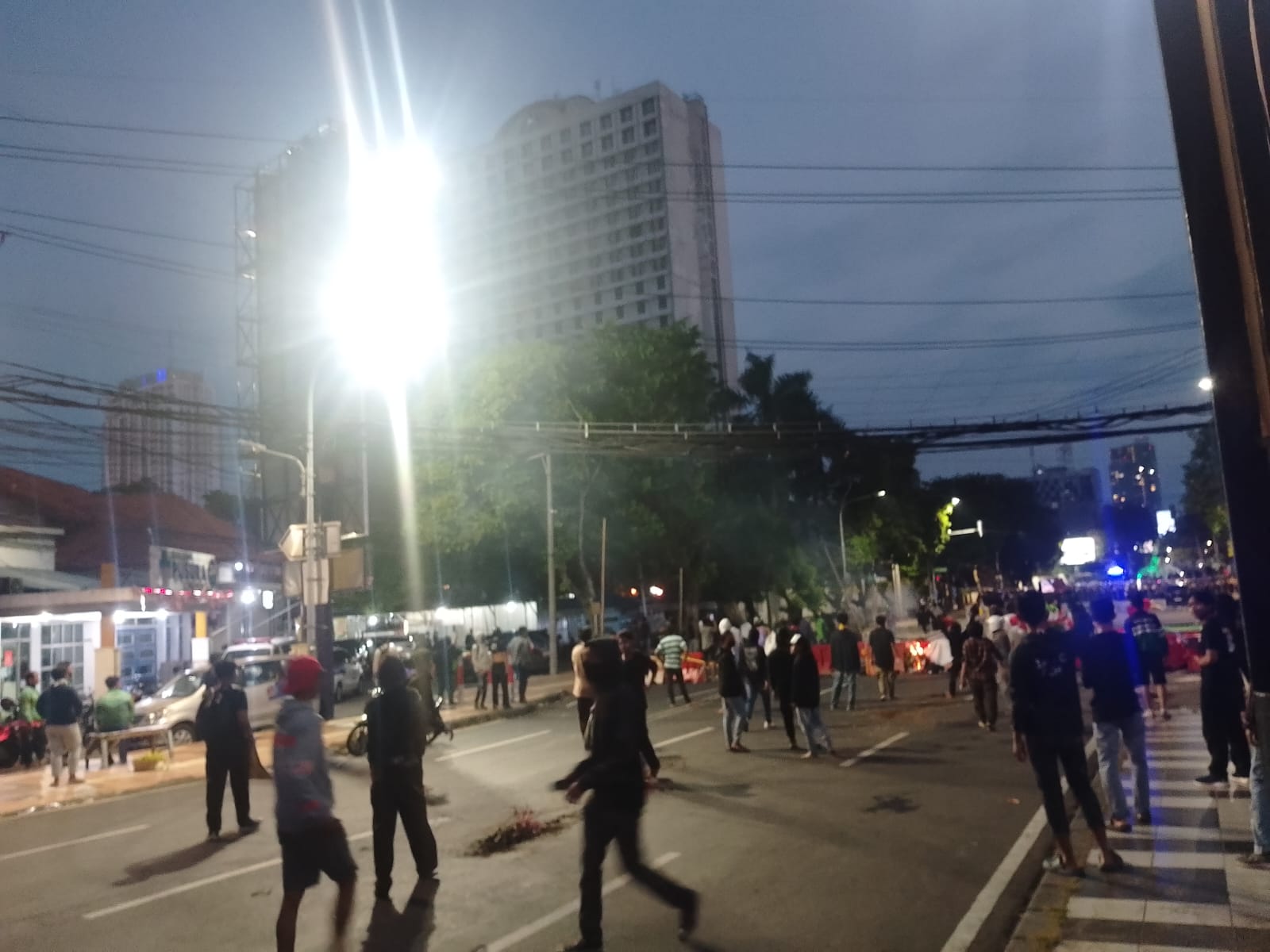 Ledakan Petasan Warnai Aksi di Surabaya