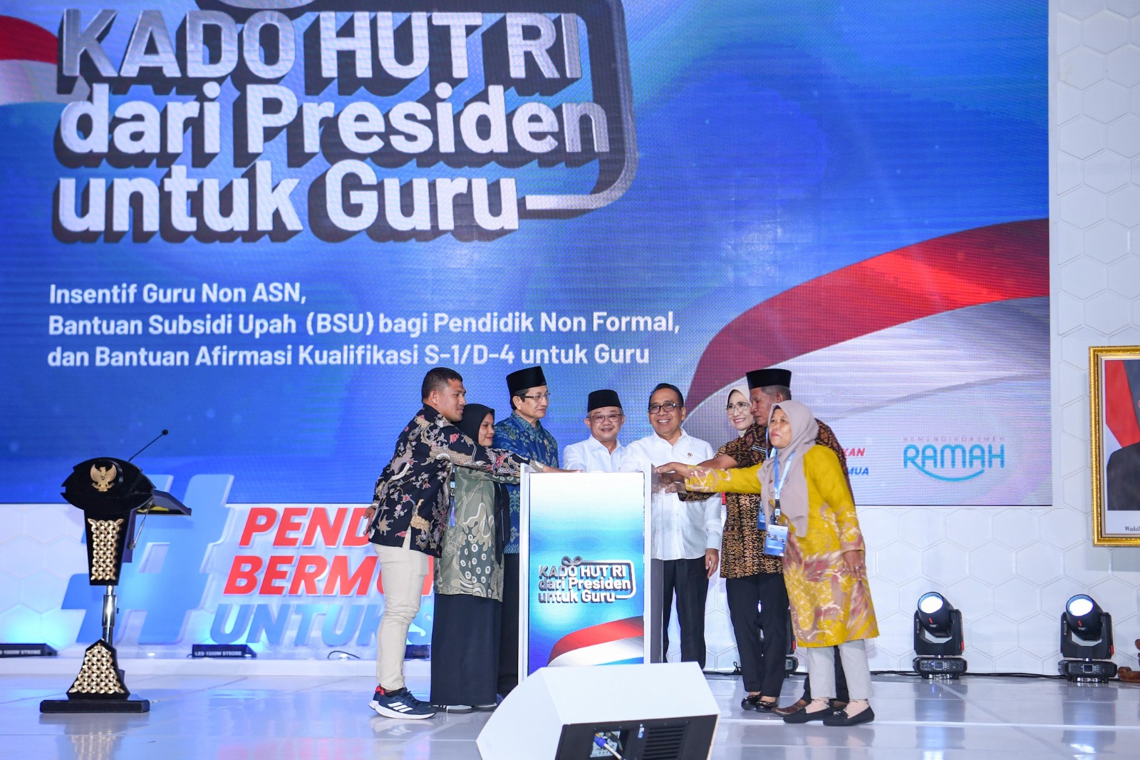 Muhammadiyah Apresiasi “Kado HUT RI Presiden untuk Guru”