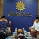 Ketua Umum PP Muhammadiyah Haedar Nashir (kiri) dan Ketua Umum PBNU KH Yahya Cholil Status. (Foto: Dok. Muhammadiyah)