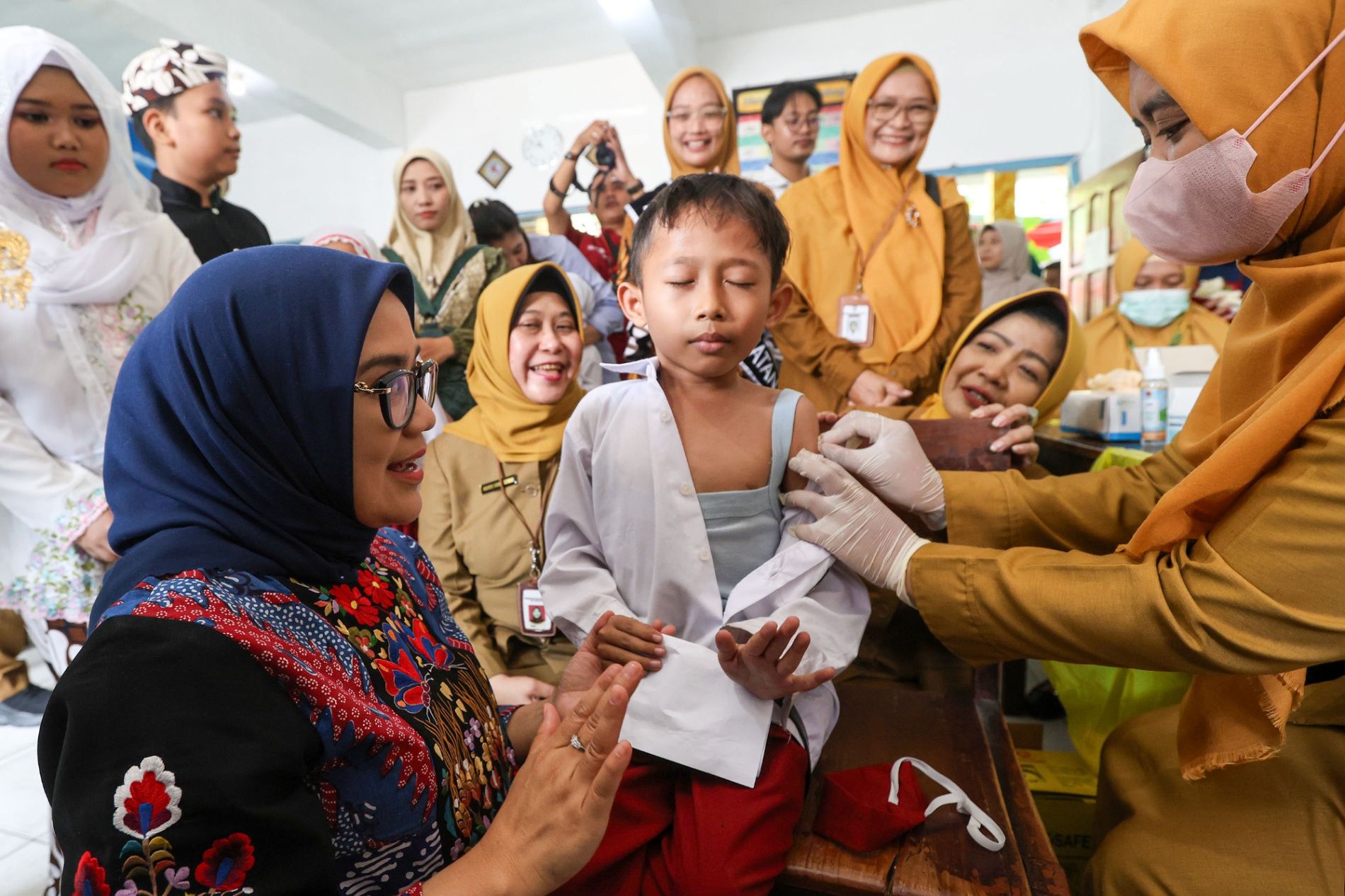 Pemkot Surabaya Pastikan Imunisasi Anak Sekolah dan Cek Kesehatan Berjalan Lancar