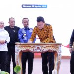 Penandatanganan hibah lahan di Kabupaten Maros oleh Kepala BPOM bersama Gubernur Sulawesi Selatan. (Foto: BPOM)