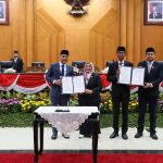 Pemkot dan DPRD Surabaya menyepakati Perubahan KUA dan PPAS untuk APBD Tahun Anggaran 2025. (Foto: Humas Pemkot Surabaya)