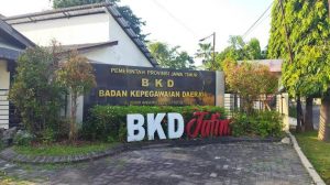Pemprov Jatim Imbau Para Pegawai Tak Kenakan Seragam dan Kendaraan Dinas Sepekan Ke Depan