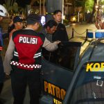 Penertiban parkir tepi jalan umum (TJU) di sepanjang kawasan Jalan Tunjungan. (Foto: Humas Pemkot Surabaya)