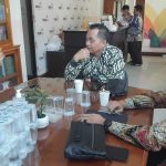 Ketua LBHAP PWM Jatim, Wahyudi Kurniawan SH MHLi (tengah). (Foto: Aan Hariyanto/ IST)