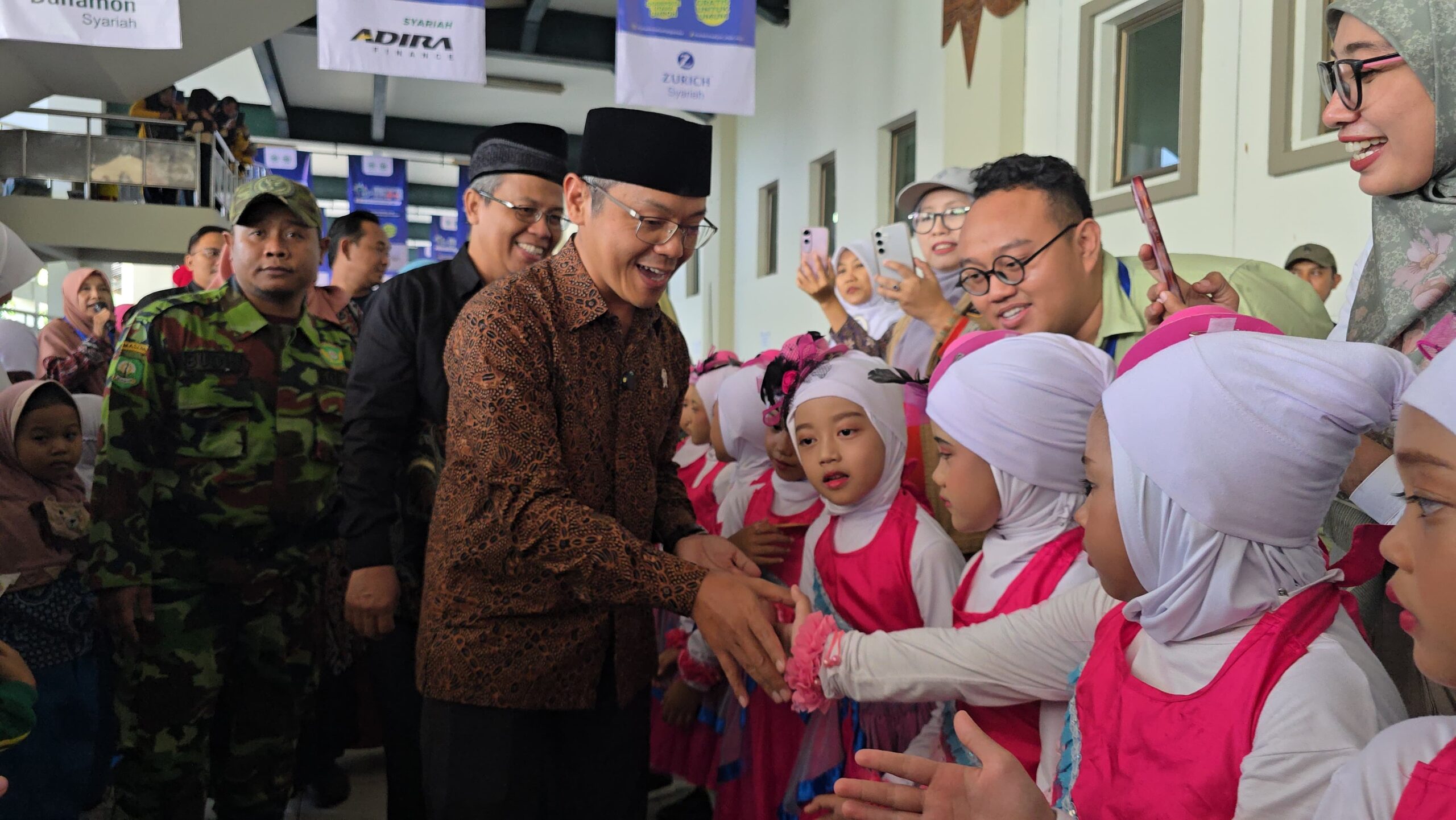 Wamendikdasmen Fajar Riza Ul Haq saat menghadiri Muhammadiyah Jogja Expo, Sabtu (13/9/2025). (Foto: Muhammadiyah)