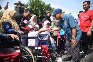 Mendikdasmen Tinjau Makan Bergizi dan Cek Kesehatan Gratis, Siswa Cilacap Semangat Belajar