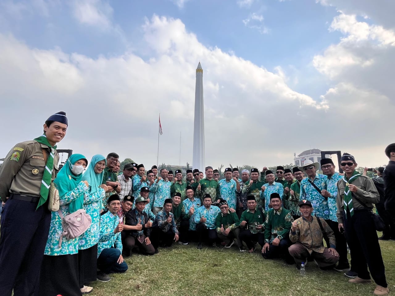 Ribuan Warga Surabaya Ikrar Jogo Suroboyo di Tugu Pahlawan, Tolak Anarki dan Jaga Kota Aman