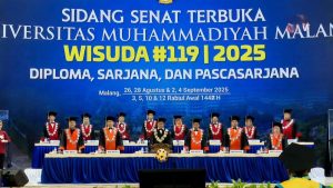 UMM Kukuhkan Almarhum Ghozi sebagai Wisudawan Anumerta dan Kembalikan Biaya Studi