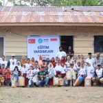 ASAR Humanity Aceh menyalurkan ratusan paket bantuan pendidikan dari Turki untuk anak pelosok bener meriah, Rabu (3/9/2025). (Foto: Rizki/ IST)
