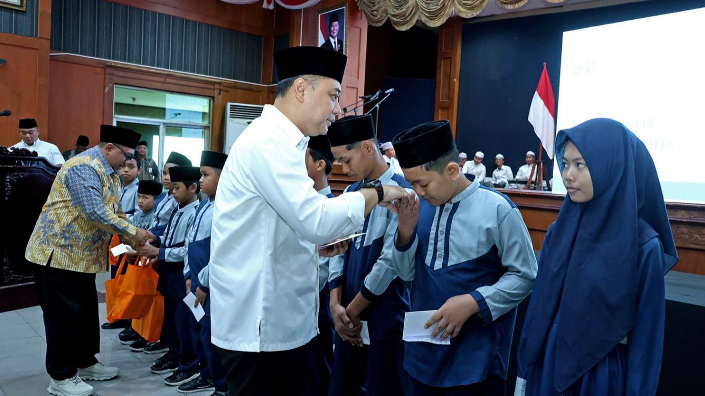 Pemkot Surabaya Gandeng Kemenag, Targetkan 5.000 Lansia Mampu Baca Al-Quran Tahun Ini