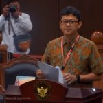 Ahli hukum UGM, Herlambang Perdana Wiratraman, menyampaikan pandangannya dalam sidang uji materi terkait PSN di Mahkamah Konstitusi, Kamis (11/9/2025). (Foto: tangkapan layar/ Ubay NA)