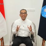 Mendiktisaintek Prof Brian Yuliarto PhD menyampaikan sejumlah pesan bagi para mahasiswa baru Umsida secara daring, Ahad (21/9/2025). (Foto: tangkapan layar)