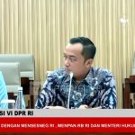 Mensesneg Prasetyo Jadi (batik), saat rapat bersama Komisi VI DPR RI, Selasa (23/9/2025). (Foto: tangkapan layar TVR Parlemen)