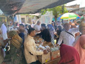 Bikin Adem, Lazismu Tebar 500 Paket Berkah di Haul Kiai Abdul Hamid Pasuruan
