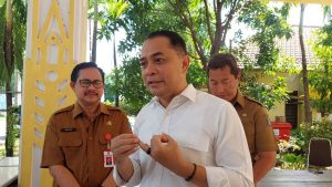 Eri Cahyadi Sidak Pungli, Tegaskan RT dan RW Dilarang Minta Uang saat Masyarakat Urus KK dan KTP