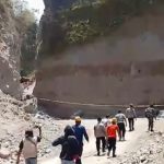 Evakuasi di tambang galian c yang berlokasi di Dusun Kletak, Desa Trosono, Kecamatan Parang, Kabupaten Magetan, usai mengalami longsor yang menewaskan seorang pekerja. (Foto: tangkapan layar)