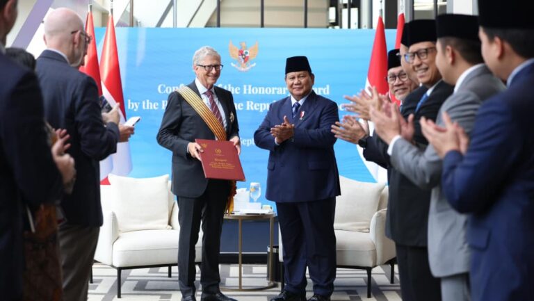 Prabowo Anugerahkan Bintang Jasa Utama ke Bill Gates: Bantuannya Luar Biasa ke Indonesia