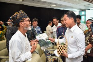 Menhut Raja Juli Antoni Tegaskan Komitmen Percepatan Penetapan Hutan Adat