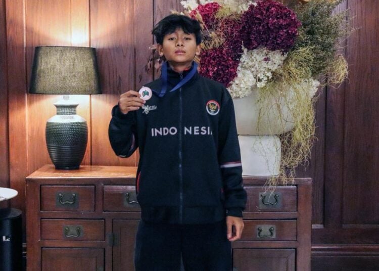 Bukan Cabor Biasa, Talenta Langka Ini Harumkan Nama Indonesia di Atas Lintasan Es