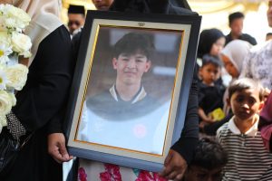Isak Tangis Iringi Pemakaman Pesenam Naufal, Khofifah: Jatim dan Indonesia Kehilangan Besar