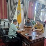 DPD Tani Merdeka Aceh Tamiang melakukan pertemuan strategis dengan Ketua DPRK Aceh Tamiang, Rabu (8/10/2025). (Foto: Dok. Rizki/ IST)