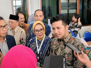 Jadi Keynote Speaker ICEBEMA Unitomo, Wagub Emil Beber Kekuatan Jatim sebagai Gerbang Logistik Nasional