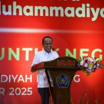 Menteri ESDM Bahlil Lahadalia saat menyampaikan pidato di Tanwir XXXIII IMM yang digelar di Dome UMM, Rabu (29/10/2025). (Foto: Dok. UMM)