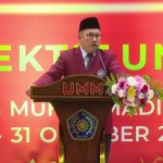 Rektor UMM Prof Dr Nazaruddin Malik MSi saat penutupan Tanwir XXXIII IMM di Kota Malang, Jumat (31/10/2025). (Foto: tangkapan layar/ Zaki)