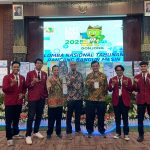 Tim Mahasiswa Teknik Mesin Universitas Muhammadiyah Sidoarjo (Umsida) berhasil meraih juara dalam Lomba Nasional Rancang Bangun Mesin (LNT-RBM) 2025 yang diselenggarakan oleh BKSTM di Universitas Andalas, Padang, Kamis (09/10/2025). (Foto: Humas Umsida)