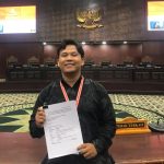 Dian Prahara Batubara setelah sidang pengucapan Putusan Nomor 159/PUU-XXIII/2025 di Ruang Sidang Pleno MK, Jakarta. Foto: Kiriman narasumber.