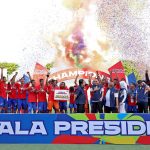 Penganugerahan juara Piala Presiden di Stadion Gelora 10 Nopember Surabaya. (Foto: Pemkot Surabaya)
