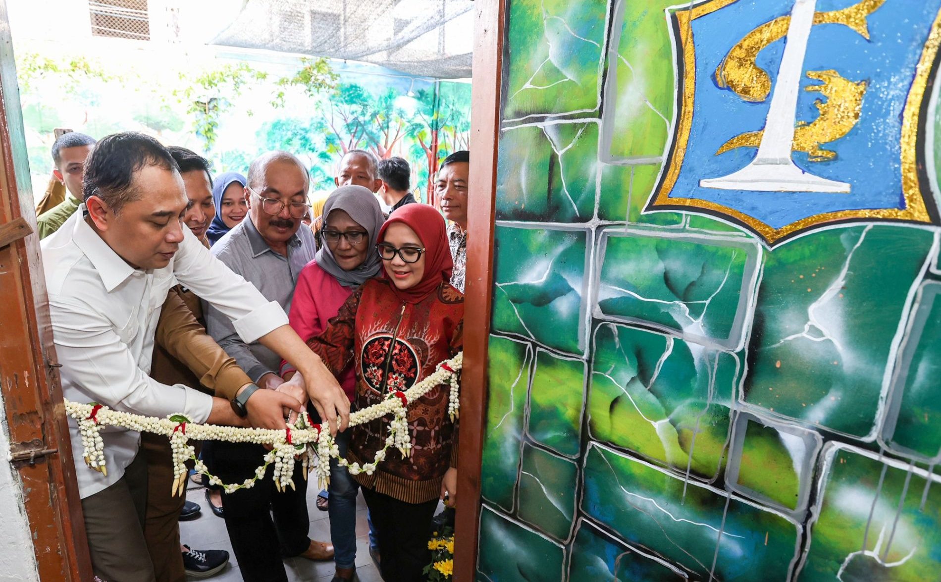 Wali Kota Surabaya Resmikan Rumah Bank Sampah dan Rumah Cacing Puspa Mandiri di Bubutan