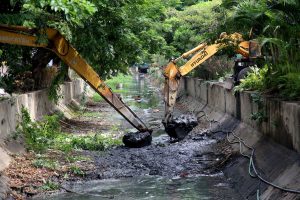 Pemkot Targetkan Surabaya Bebas Banjir, Program Lanjut 2026