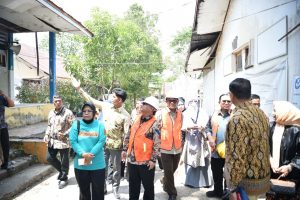 Tinjau Program Revitalisasi Sekolah, Mendikdasmen: Tidak Boleh ada Sekolah yang Atapnya Roboh