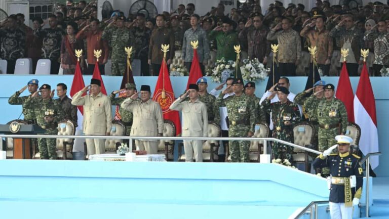 Diwarnai Parade Militer, Prabowo Tegaskan Kepemimpinan di TNI Harus Berdasar Keteladanan