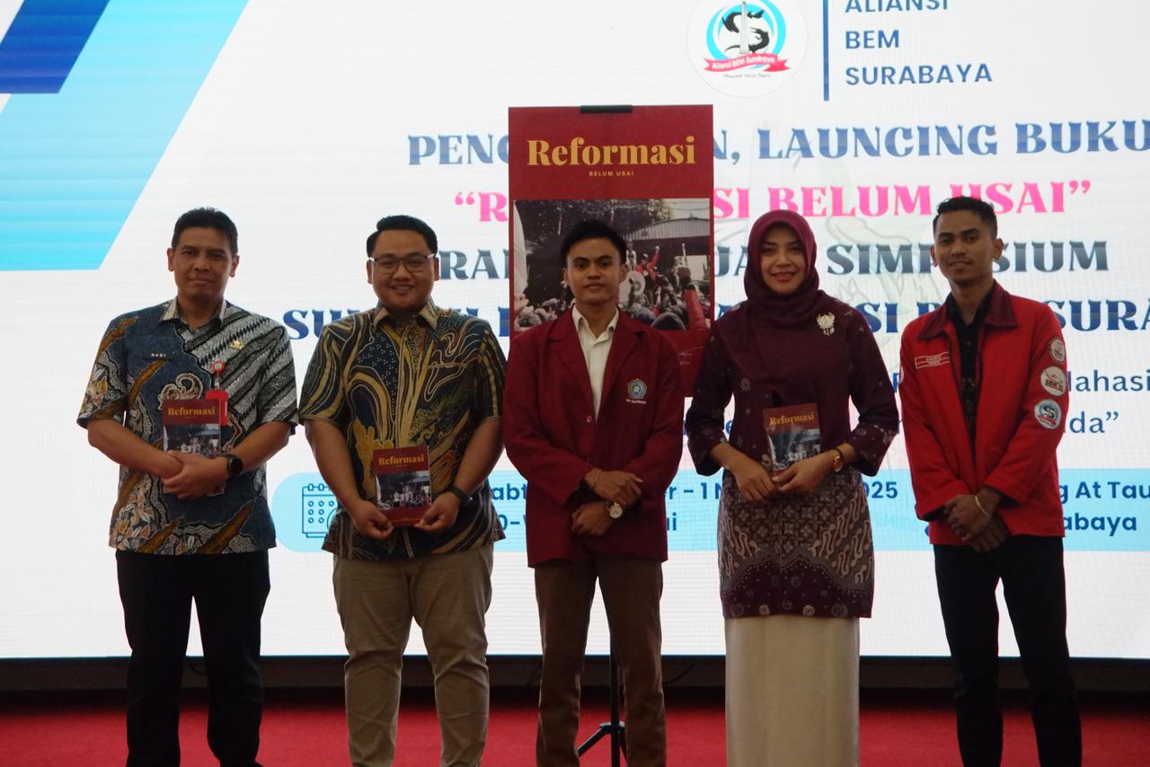 Aliansi BEM se-Surabaya Tegaskan Semangat Reformasi Belum Usai melalui Peluncuran Buku