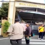 Situasi di sekitar SMAN 72 Jakarta usai insiden ledakan pada Jumat (7/11/2025) siang. (Foto: tangkapan layar)